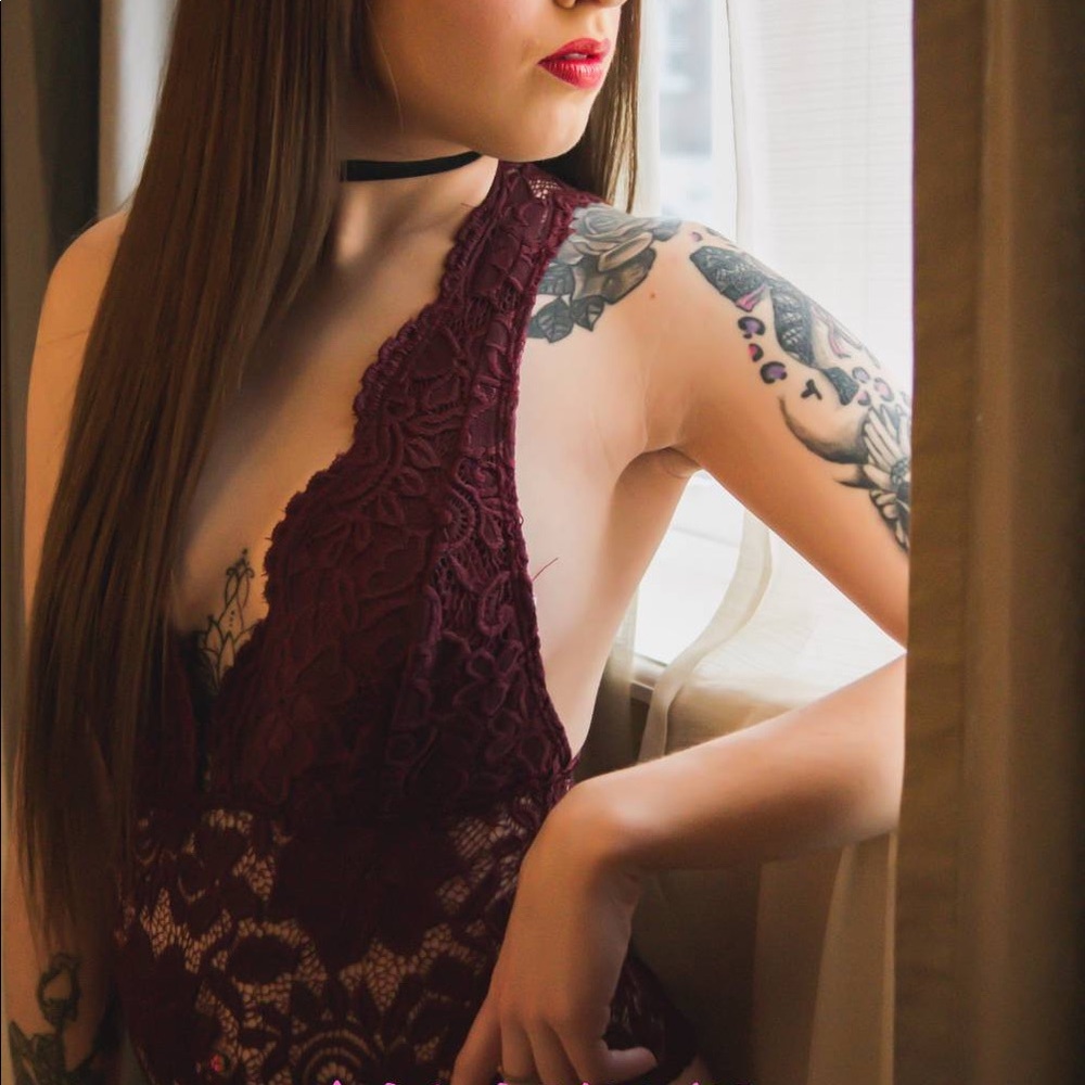 Lingerie - Picture 2 of 2
